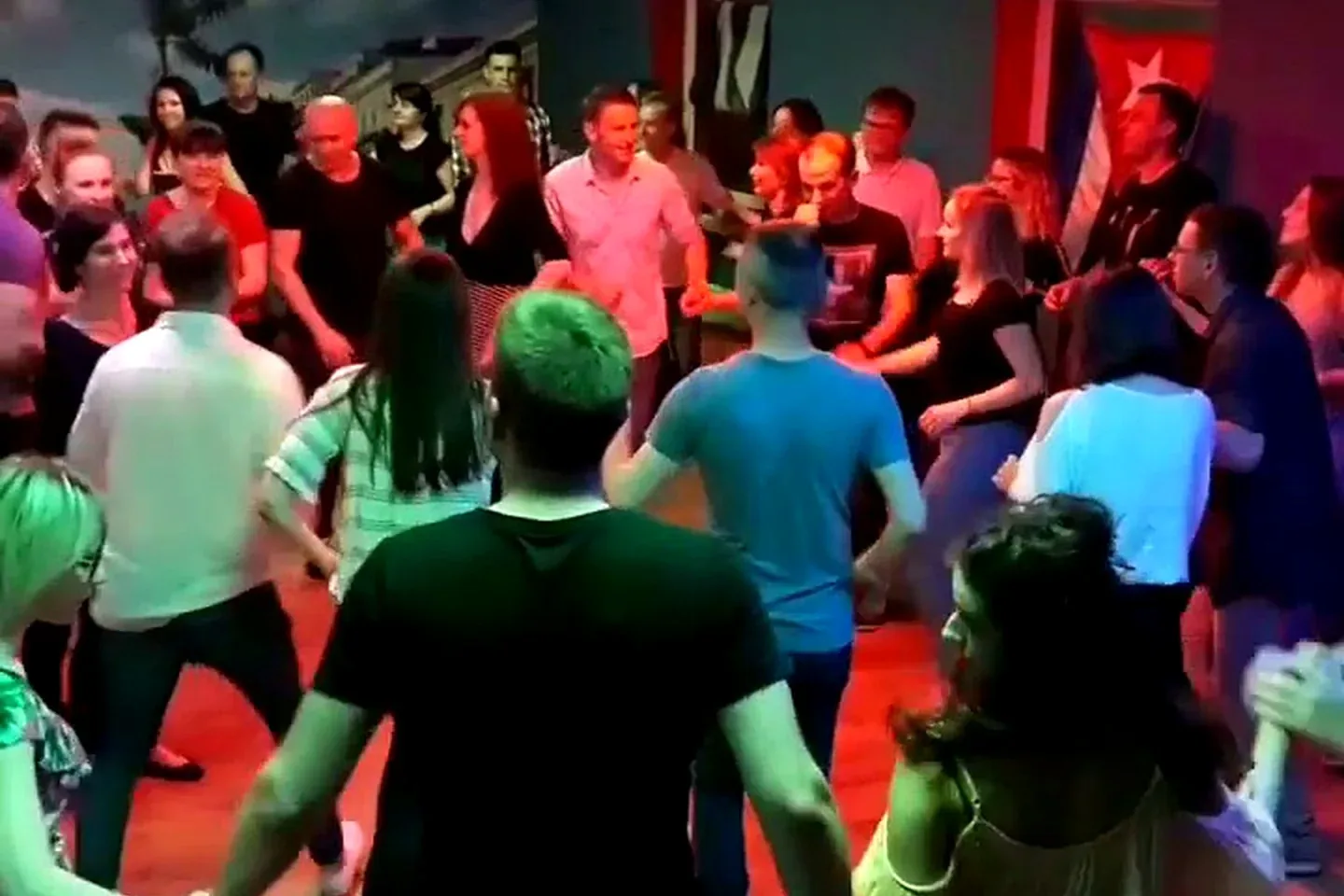 Rueda de casino i wspólny taniec podczas wydarzenia Szkoły Tańca Salsa Cubana